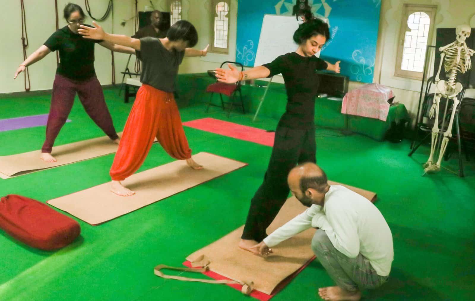 best yoga teachers in rishikesh